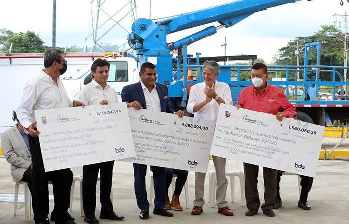 Guillermo Lasso llegó a Manabí y destinó 30 millones de dólares para