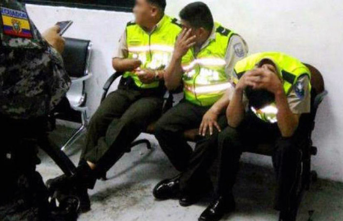 detienen-a-3-policias-por-supuesta-extorsion-sobre-microtraficantes-ecuador221.com_ Detienen a 3 policías por supuesta extorsión sobre microtraficantes