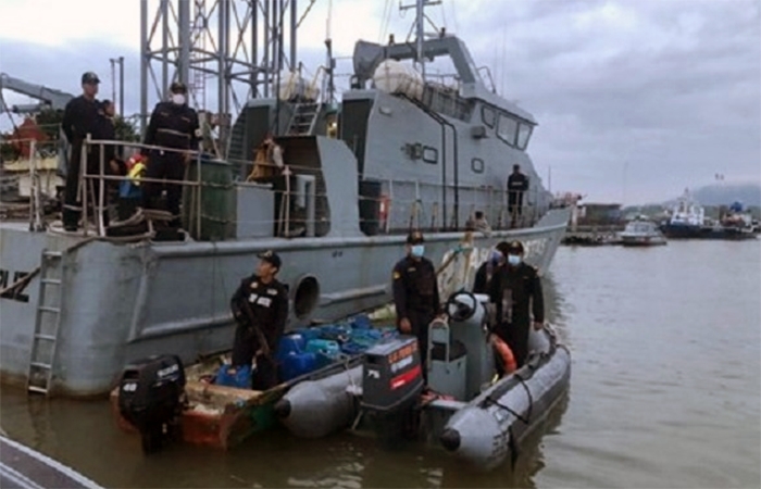 ecuador 221 en-esmeraldas-decomisan-324-galones-de-combustible-no-declarados-ecuador221.com_.ec_ En Esmeraldas, decomisan 324 galones de combustible no declarados