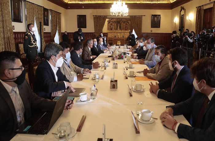 gobierno-y-transportistas-iniciaron-dialogos-por-los-subsidios-ecuador221.com_.ec_ Gobierno y transportistas iniciaron diálogos por los subsidios