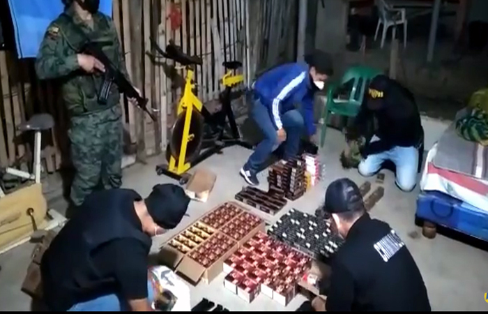 ecuador 221 personal-militar-decomiso-municion-y-armamento-en-huaquillas-ecuador221.com_.ec_ Personal militar decomisó munición y armamento en Huaquillas