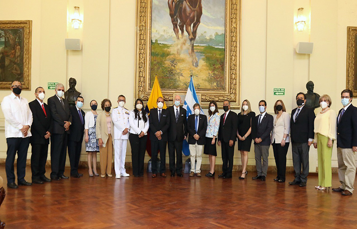 miembros-del-cuerpo-consular-visitaron-al-gobernador-ecuador221.com_ Miembros del Cuerpo Consular visitaron al gobernador