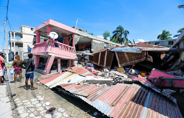 304-muertos-y-1800-heridos-dejan-el-terremoto-de-haiti-ecuador221.com_ 304 muertos y 1.800 heridos dejan el terremoto de Haití