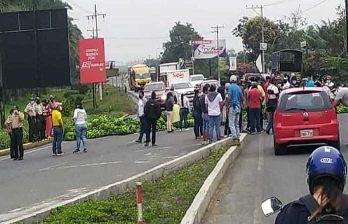 arroceros-bananeros-y-docentes-protestaron-en-guayas-los-rios-y-el-oro-ecuador221.com_.ec_ Arroceros, bananeros y docentes protestaron en Guayas, Los Ríos y El Oro