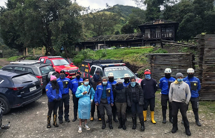 rescatan-a-10-turistas-que-estaban-perdidos-en-el-altar-ecuador221.com_.ec_ Rescatan a 10 turistas que estaban perdidos en El Altar