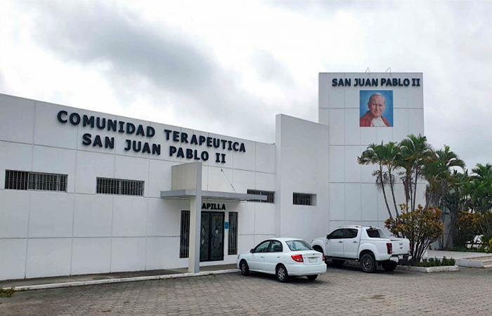 arquidiocesis-de-guayaquil-recibe-cancha-en-centro-de-adicciones-juan-pablo-ii-ecuador221.com_ Arquidiócesis de Guayaquil recibe cancha en Centro de Adicciones Juan Pablo II