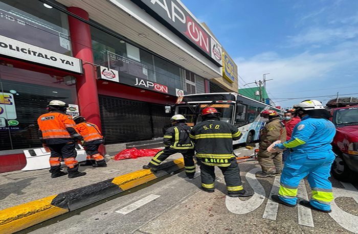 una-menor-fallecio-y-otra-mujer-resulto-gravemente-herida-en-la-alborada-ecuador221.com_.ec_ Una menor falleció y otra mujer resultó gravemente herida en la Alborada