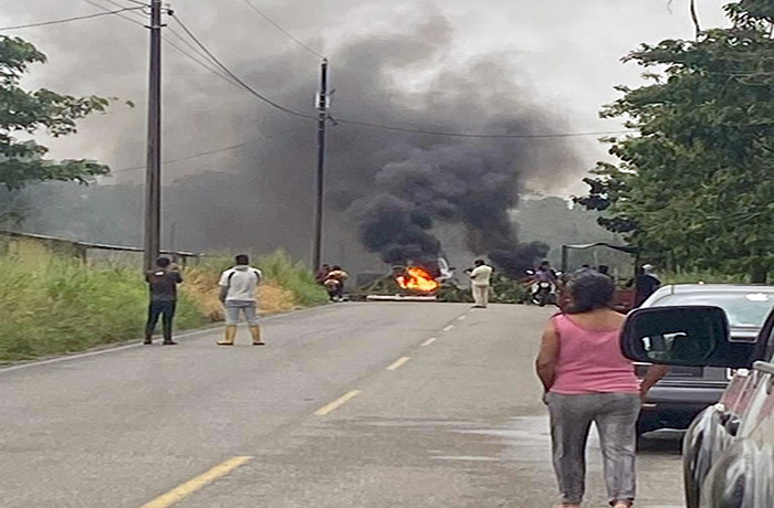 frente-unitario-de-trabajadores-suspende-movilizaciones-por-el-feriado-ecuador221.com_ Frente Unitario de Trabajadores suspende movilizaciones por el feriado