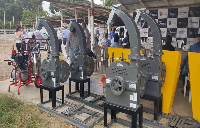 ganaderos-de-manabi-reciben-paquetes-tecnologicos-subvencionados-ecuador221.com_ Ganaderos de Manabí reciben paquetes tecnológicos subvencionados