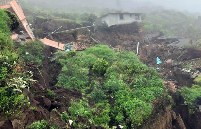 en-pimampiro-evacuan-a-familias-por-deslizamientos-de-tierra-ecuador221.com_.ec_ En Pimampiro evacúan a familias por deslizamientos de tierra