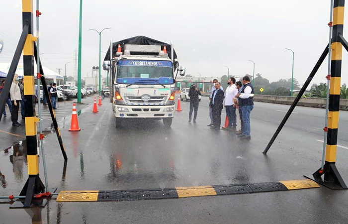 inauguran-nuevo-arco-de-desinfeccion-para-prevencion-de-fusarium-r4t-ecuador221.com_ Inauguran nuevo arco de desinfección para prevención de Fusarium R4T
