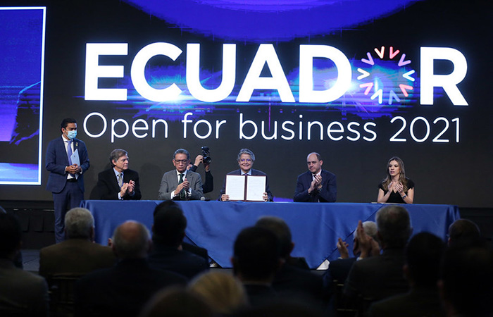 ecuador 221 mineras-firman-contratos-para-invertir-470-millones-en-ecuador-ecuador221.com_.ec_ Mineras firman contratos para invertir $ 470 millones en Ecuador