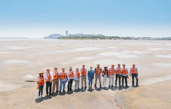 sedimentacion-del-rio-guayas-fue-puesta-en-escena-a-interesados-internacionales-ecuador221.com_.ec_ Sedimentación del río Guayas fue puesta en escena a interesados internacionales