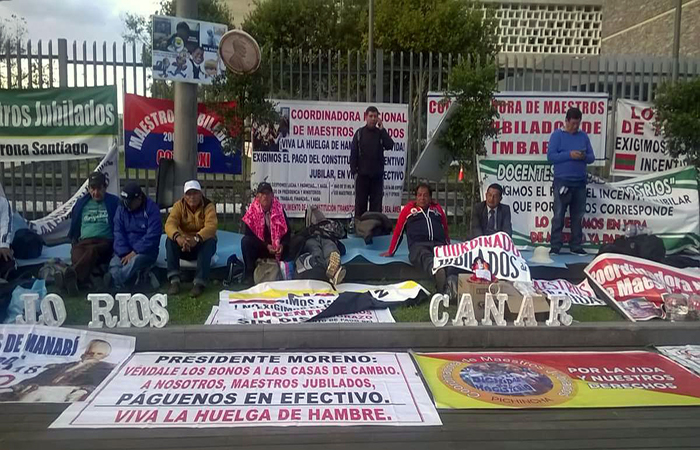 docentes-exigen-a-la-ministra-brown-el-pago-de-incentivos-jubilares-ecuador221.com_.ec_ Docentes exigen a la ministra Brown el pago de incentivos jubilares