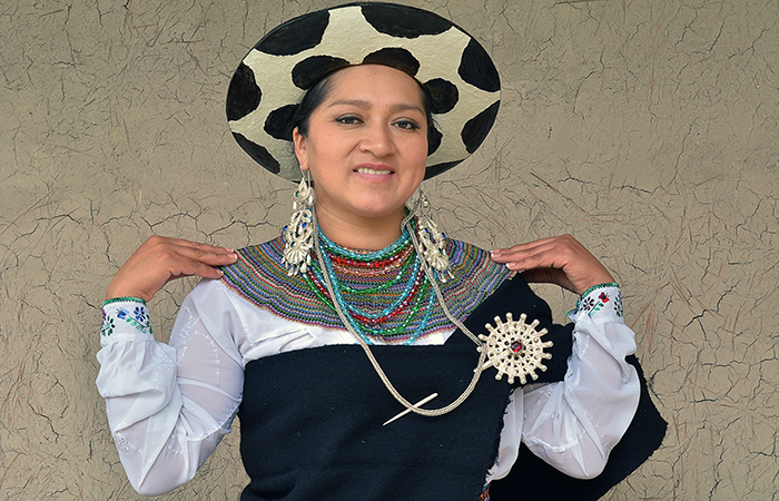 ecuador 221 estudiantes-indigenas-de-loja-y-bolivar-podran-acceder-a-becas-para-estudiar-una-maestria-ecuador221.com_.ec_ Estudiantes indígenas de Loja y Bolívar podrán acceder a becas para estudiar una maestría