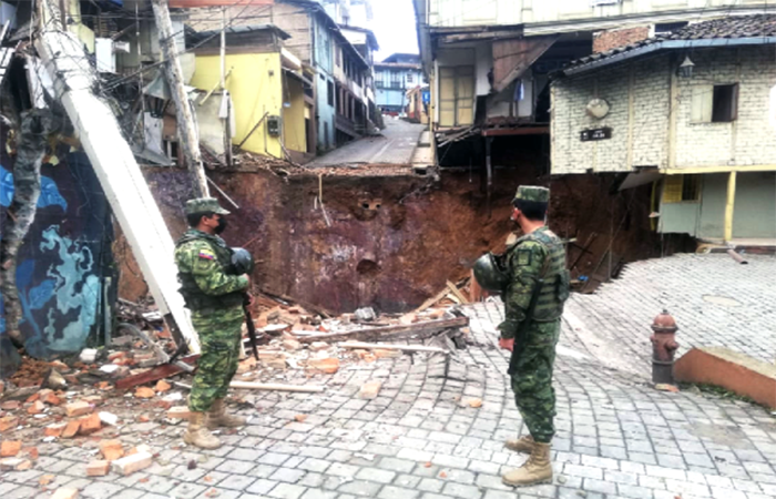 militares-descubren-mina-debajo-del-subsuelo-de-zaruma-ecuador221.com_.ec_ Militares descubren mina debajo del subsuelo de Zaruma