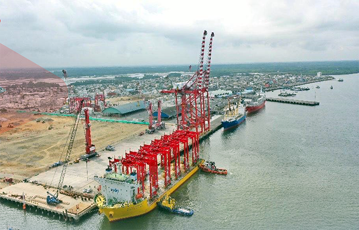 llegaron-11-gruas-a-puerto-bolivar-para-optimizar-movimiento-de-contenedores-ecuador221.com_.ec_ Llegaron 11 grúas a Puerto Bolívar para optimizar movimiento de contenedores