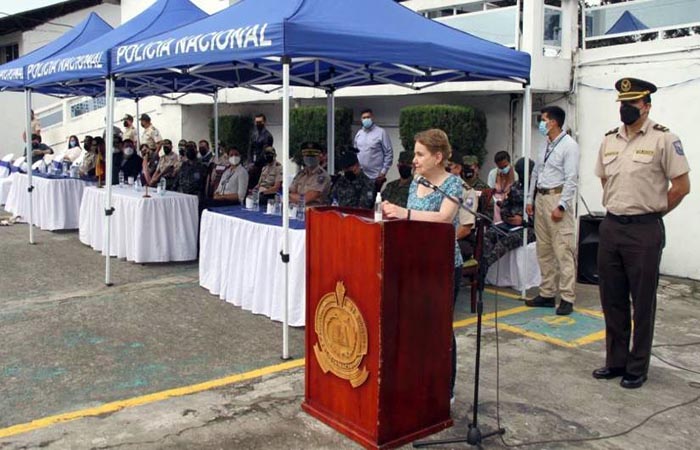 sancion-a-policia-genera-diferentes-reacciones-entre-las-autoridades-y-ciudadania-ecuador221.com_.ec_ Sanción a policía genera diferentes reacciones entre las autoridades y ciudadanía