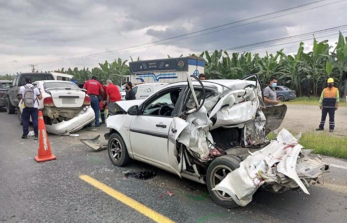 tres-heridos-en-multiple-accidente-de-transito-ocurrido-en-el-guabo-ecuador221.com_.ec_ Tres heridos en múltiple accidente de tránsito ocurrido en El Guabo