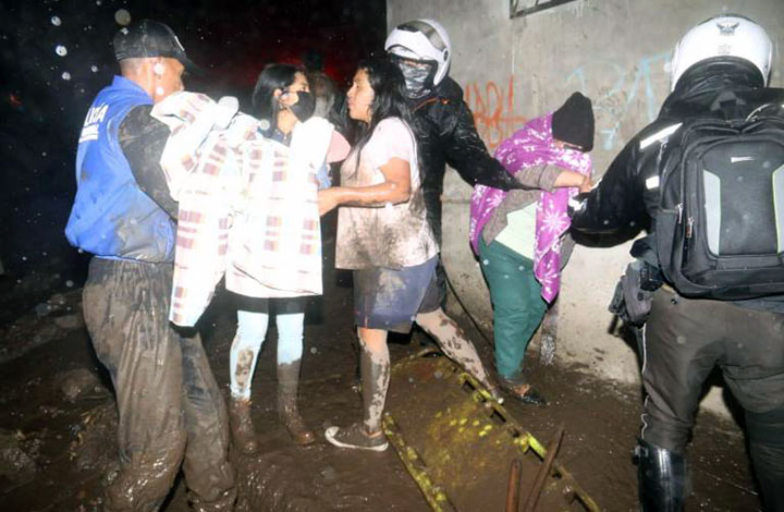 aluvion-en-quito-22-fallecidos-47-heridos-y-20-desaparecidos-ecuador221.com_.ec_ Aluvión en Quito: 22 fallecidos, 47 heridos y 20 desaparecidos