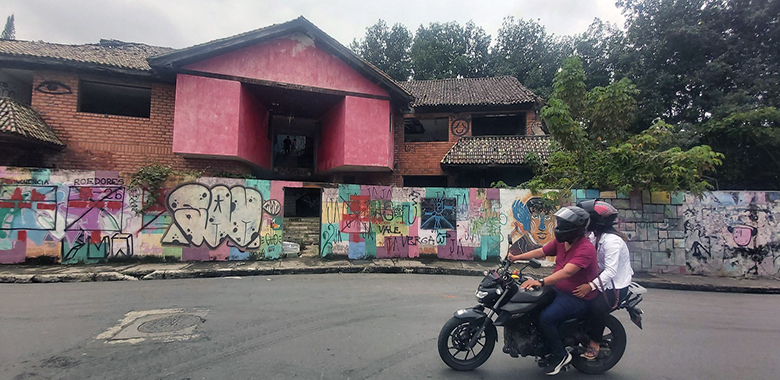 casa-embrujada La “Casa embrujada” de Urdesa, un ícono de Guayaquil, fue derribada
