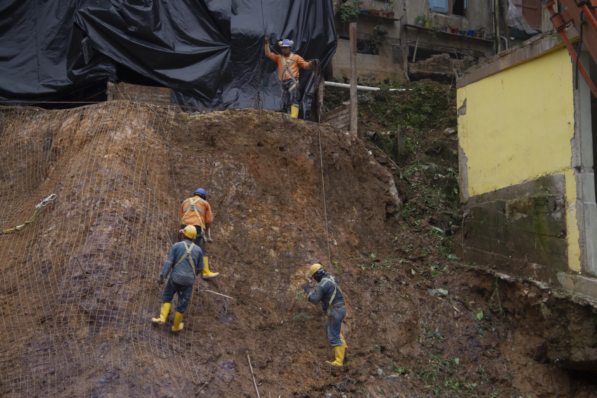 legisladores-visitaron-zona-cero-en-zaruma-y-constataron-obras-de-remediacion-ecuador221.com_.ec_-scaled Legisladores visitaron la zona cero de Zaruma y constataron obras de remediación