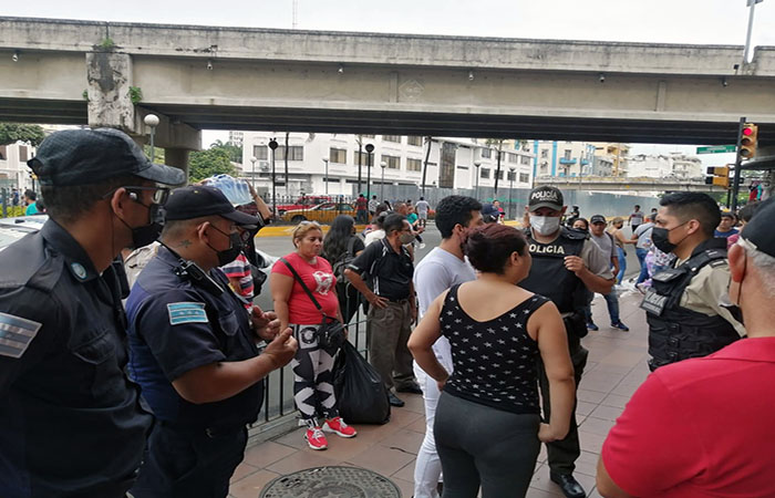 agentes-metropolitanos-y-delegados-municipales-frustran-dos-robos-en-guayaquil-ecuador221.com_.ec_ Agentes metropolitanos y delegados municipales frustran dos robos en Guayaquil