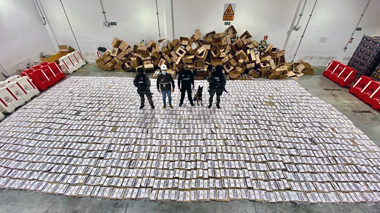 casi-dos-toneladas-de-droga-halladas-en-cajas-de-banano-ecuador221.com_.ec_ Casi dos toneladas de droga halladas en cajas de banano