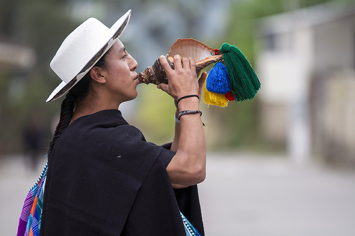 estudiantes.indigenas-de-loja-y-bolivar-ganan-concurso-mishay-nan-para-estudios-de-maestria-ecuador221.com_.ec_ Estudiantes indígenas de Loja y Bolívar ganan concurso Mishay Ñan para estudios de maestría