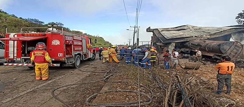 incendio-canar Cinco muertos, un herido y dos casas incendiadas, en accidente de tránsito