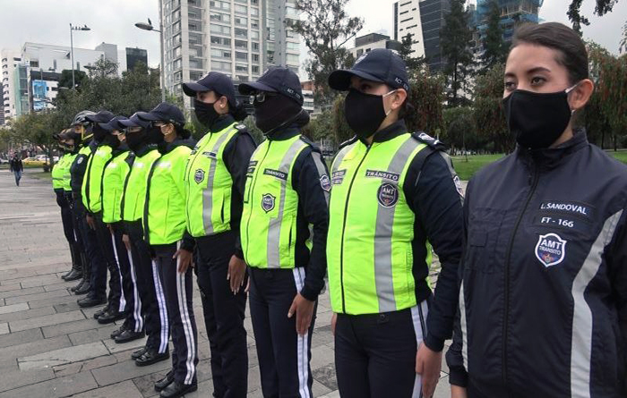 mas-de-750-mujeres-de-la-amt-sirven-a-la-comunidad-quitena-ecuador221.com_.ec_ Más de 750 mujeres de la AMT sirven a la comunidad quiteña