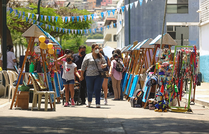 calle-panama-se-reactiva-con-la-peatonalizacion-ecuador221.com_.ec_ Calle Panamá se reactiva con la peatonalización