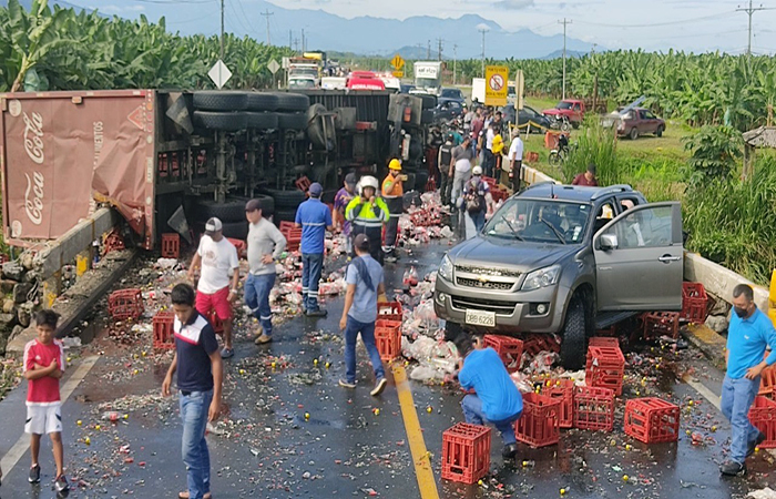 dos-personas-resultaron-heridas-en-accidente-de-transito-en-el-guabo-ecuador221.com_.ec_ Dos personas resultaron heridas en accidente de tránsito en El Guabo