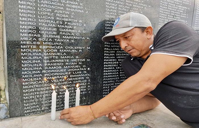 ecuador 221 en-ceremonia-especial-se-rindio-homenaje-a-las-victimas-del-16a-ecuador221.com_.ec_ En ceremonia especial se rindió homenaje a las víctimas del 16A