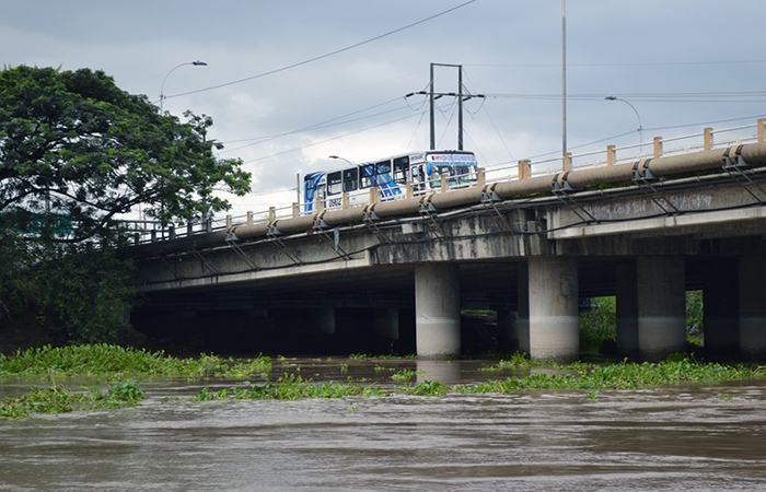 puente-que-une-guayaquil-con-daule-afectado-por-golpes-de-embarcaciones-ecuador221.com_.ec_ Puente que une Guayaquil con Daule afectado por golpes de embarcaciones