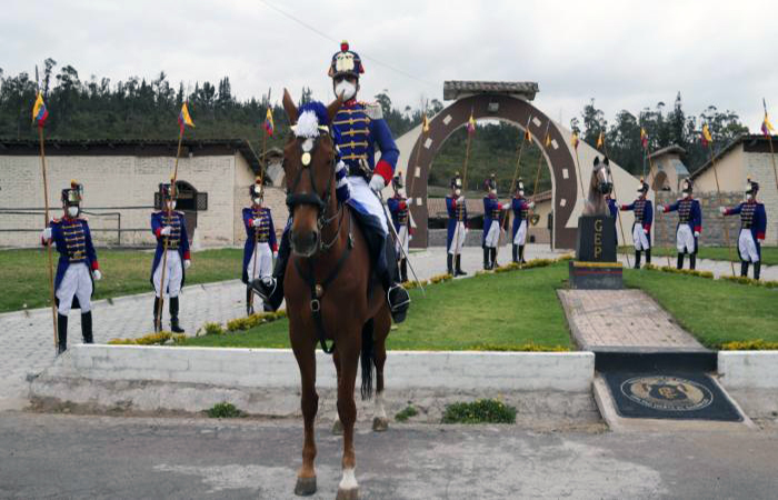cabalgata-libertaria-por-el-bicentenario-de-la-batalla-de-pichincha-ecuador221.com_.ec_ Cabalgata Libertaria, por el Bicentenario de la Batalla de Pichincha
