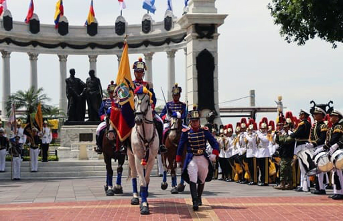 ecuador 221 ejercito-ecuatoriano-inicia-la-cabalgata-bicentenaria-en-guayaquil-ecuador221.com_.ec_ Ejército Ecuatoriano inicia la Cabalgata Bicentenaria en Guayaquil