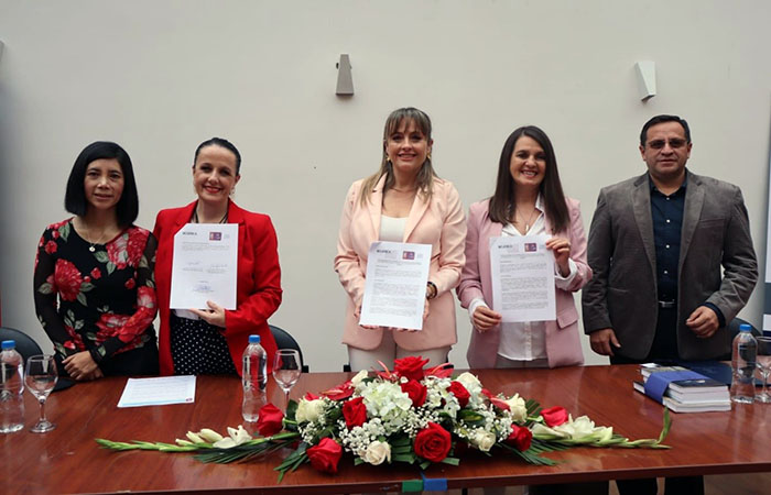 en-cuenca-firman-convenio-en-favor-de-adultos-mayores-ecuador221.com_.ec_ En Cuenca firman convenio en favor de adultos mayores