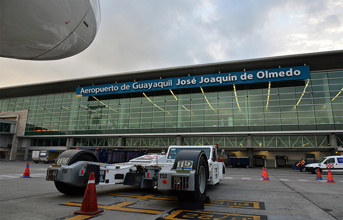 en-mantenimiento-la-pista-del-aeropuerto-de-guayaqui-ecuador221.com_.ecl_ En mantenimiento la pista del aeropuerto de Guayaquil