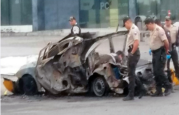 ecuador 221 explosion-de-carro-se-registro-frente-a-puesto-policial-en-guayaquil-ecuador221.com_.ec_ Explosión de carro se registró frente a puesto policial en Guayaquil