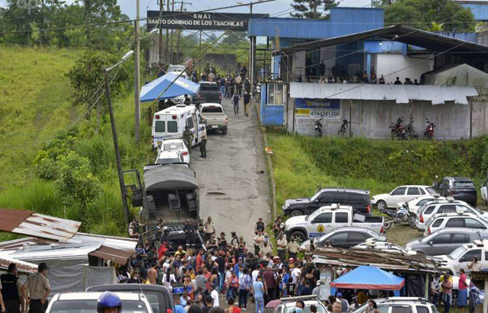 forenses-identifican-21-cadaveres-de-matanza-en-la-carcel-de-santo-domingo-ecuador221.com_.ec_ Forenses identifican 21 cadáveres de matanza en la cárcel de Santo Domingo