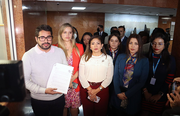 legisladores-del-ban-quieren-fuera-del-cargo-a-ivan-saquicela-ecuador221.com_.ec_ Legisladores del BAN, quieren fuera del cargo a Iván Saquicela