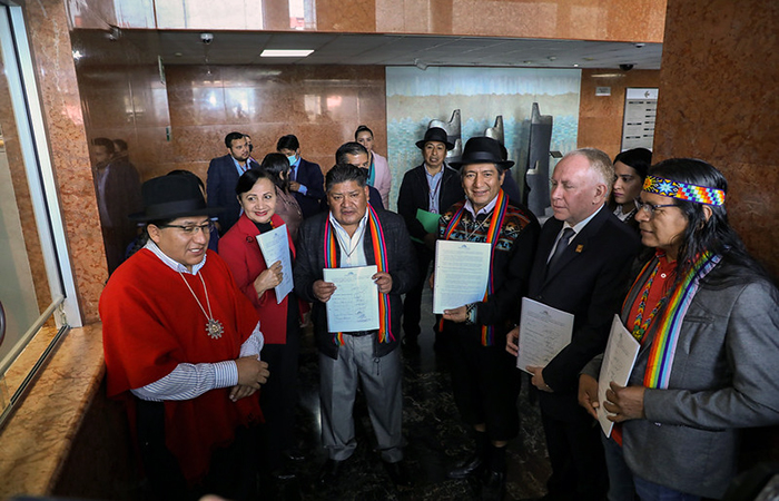 legisladores-presentan-proyecto-de-ley-para-normar-la-consulta-previa-ecuador221.com_.ec_ Legisladores presentan proyecto de ley para normar la consulta previa