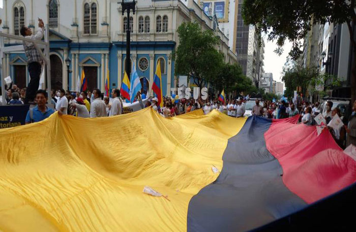 ciudadanos-marchan-en-esmeraldas-y-guayaquil-en-contra-de-la-inseguridad-ecuador221.com_.ec_ Ciudadanos marchan en Esmeraldas y Guayaquil en contra de la inseguridad