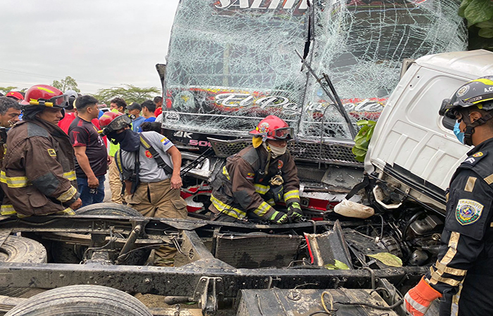 seis-personas-heridas-en-siniestro-de-transito-en-daule-ecuador221.com_.ec- Seis personas heridas en siniestro de tránsito en Daule  