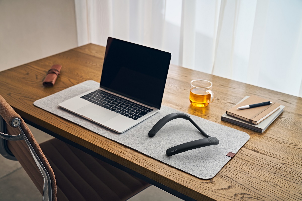 SRS-NB10_InSitu_B-Large Marca presenta los parlantes inalámbricos para el cuello estilo neckband