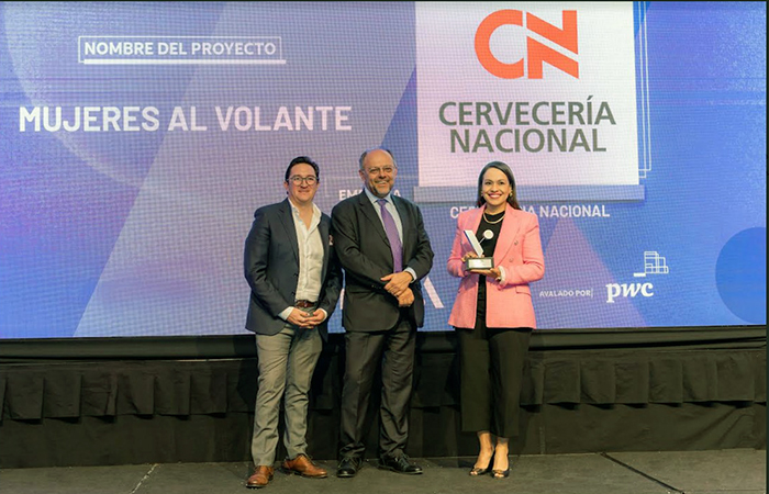 cerveceria-nacional-fue-reconocida-por-su-programa-mujeres-al-volante-ecuador221.com_.ec- Cervecería Nacional fue reconocida por su “Programa Mujeres al Volante”