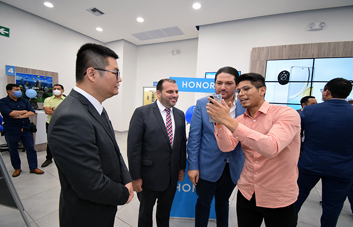 cnt-y-honor-presentaron-al-honor-x9-en-guayaquil-ecuador221.com_.ec- CNT y Honor presentaron al Honor X9 en Guayaquil