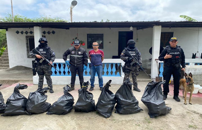 en-allanamientos-la-policia-decomiso-200-bloques-de-droga-ecuador221.com_.ec_ En allanamientos, la Policía decomisó 200 bloques de droga