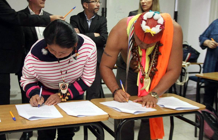 ecuador 221 gobierno-y-organizaciones-indigenas-acuerdan-moratoria-de-creditos-ecuador221.com_.ec_ Gobierno y organizaciones indígenas acuerdan moratoria de créditos